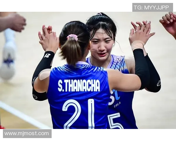 深圳排球队在全国锦标赛积分榜上以64分稳居第一名展现强劲实力