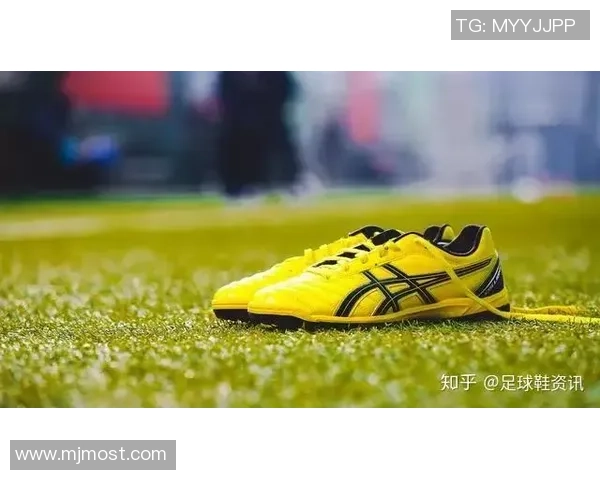 足球明星联名球鞋的魅力与时尚潮流的完美结合探讨 足球明星联名球鞋的魅力与时尚潮流的完美结合探讨